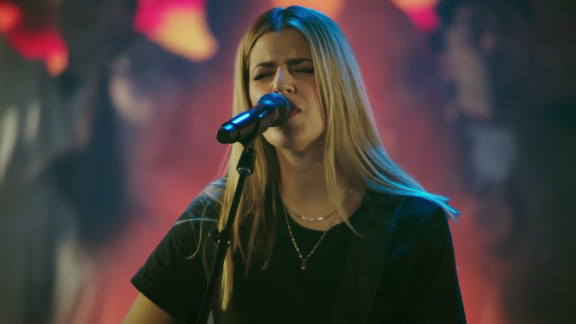 Brooke Ligertwood and Brandon Lake Lead Worship on the Kelly Clarkson Show